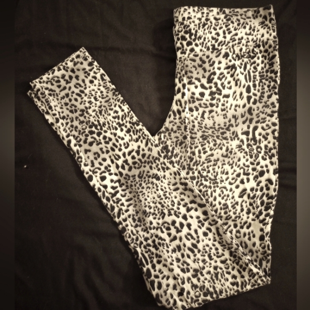 White Leopard Print Leggings
